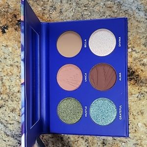 NIB Tresluce I Am Alma Palette